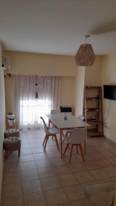 Excelente Departamento En Zona Centrica. C/Cochera Rio Cuarto Luaran gambar