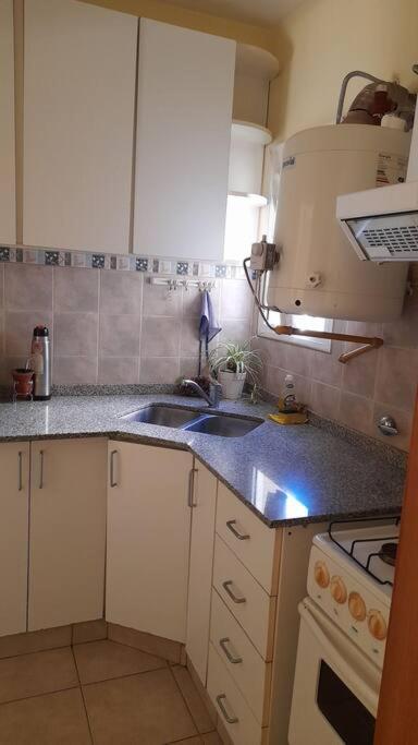 Excelente Departamento En Zona Centrica. C/Cochera Rio Cuarto Luaran gambar